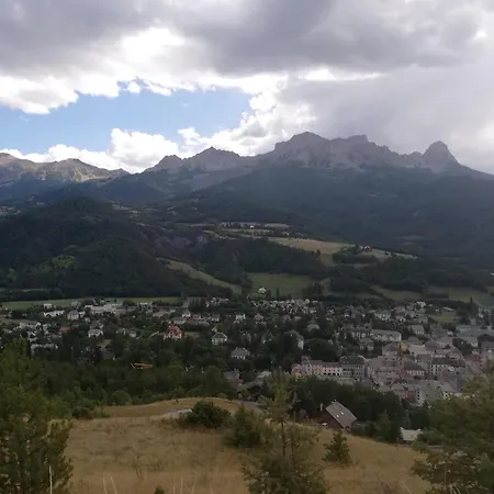 App 2ch Vue Montagne Proche Praloup *