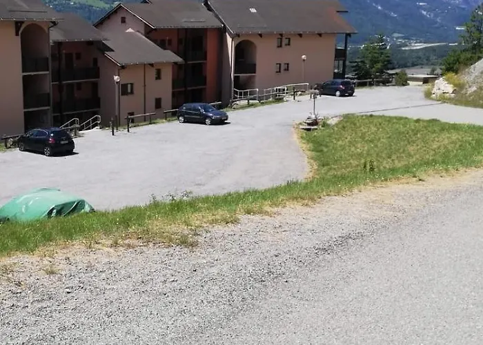 App 2ch Vue Montagne Proche Praloup Apartment