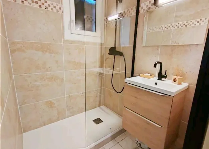 App 2ch Vue Montagne Proche Praloup Apartment