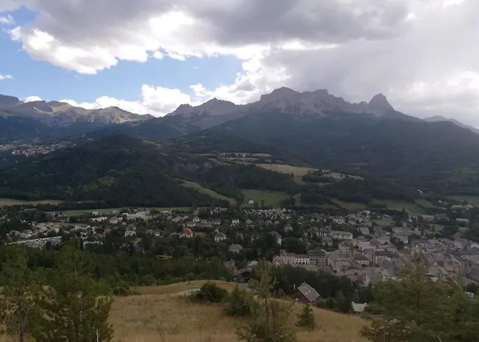 App 2ch Vue Montagne Proche Praloup *